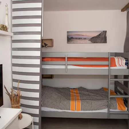 Au Lavandou Avec Terrasse - 4 Personnes - Fr-1-803-26 Ле-Лаванду