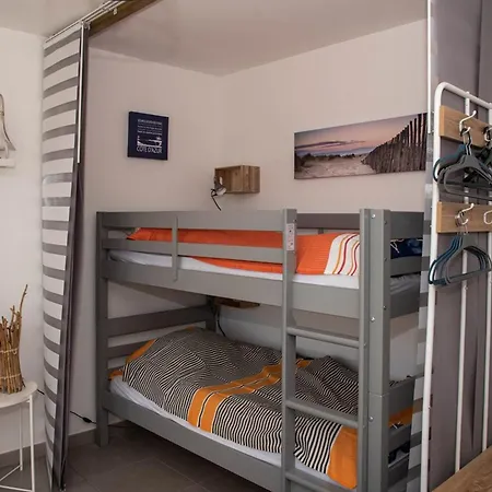 Au Lavandou Avec Terrasse - 4 Personnes - Fr-1-803-26 Daire *